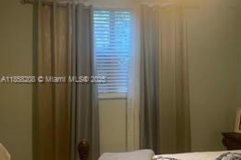Condominio en venta en Lauderdale Lakes, Florida, 1 dormitorio, 77.57 m2 № 1882364 - foto 12
