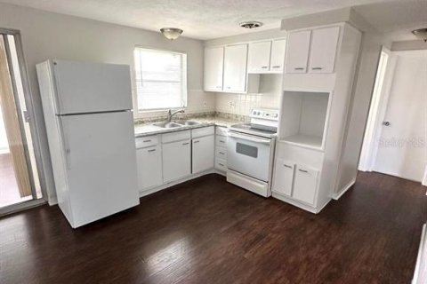 Villa ou maison à louer à Holiday, Floride: 2 chambres, 95.13 m2 № 2380545 - photo 7