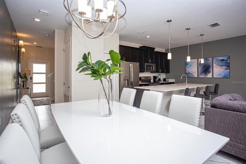 Townhouse in Davenport, Florida 4 bedrooms, 177.81 sq.m. № 1545340 - photo 8