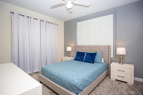 Townhouse in Davenport, Florida 4 bedrooms, 177.81 sq.m. № 1545340 - photo 12