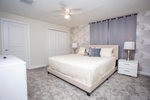 Townhouse in Davenport, Florida 4 bedrooms, 177.81 sq.m. № 1545340 - photo 11