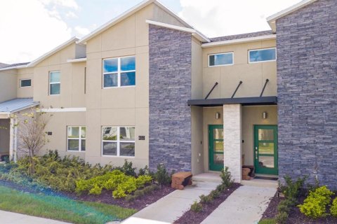 Townhouse in Davenport, Florida 4 bedrooms, 177.81 sq.m. № 1545340 - photo 1