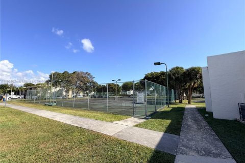 Condo in Cutler Bay, Florida, 2 bedrooms  № 1975226 - photo 6