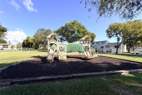 Condo in Cutler Bay, Florida, 2 bedrooms  № 1975226 - photo 7