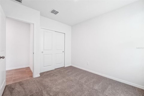 House in Zephyrhills, Florida 3 bedrooms, 140.56 sq.m. № 1801420 - photo 25
