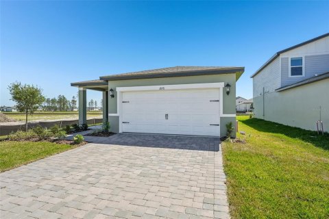 House in Zephyrhills, Florida 3 bedrooms, 140.56 sq.m. № 1801420 - photo 3