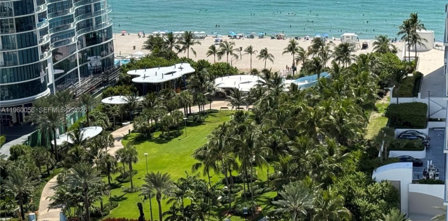 Condo à Sunny Isles Beach, Floride, 2 chambres № 2020117