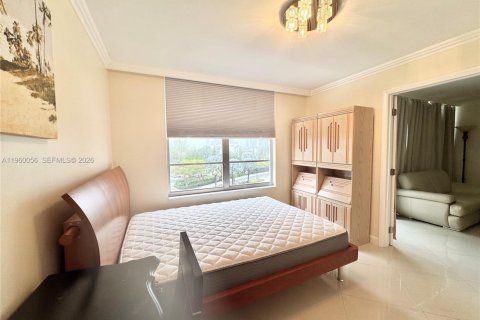 Copropriété à louer à Sunny Isles Beach, Floride: 2 chambres, 99.41 m2 № 2020117 - photo 19