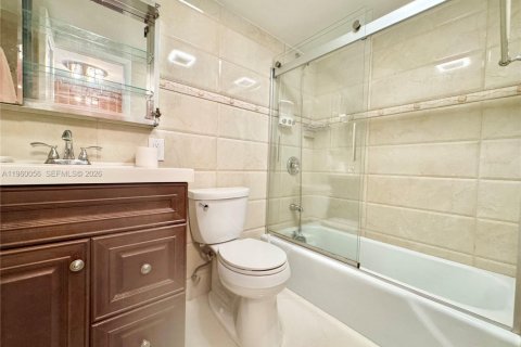 Copropriété à louer à Sunny Isles Beach, Floride: 2 chambres, 99.41 m2 № 2020117 - photo 23