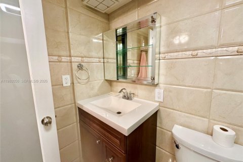 Copropriété à louer à Sunny Isles Beach, Floride: 2 chambres, 99.41 m2 № 2020117 - photo 24