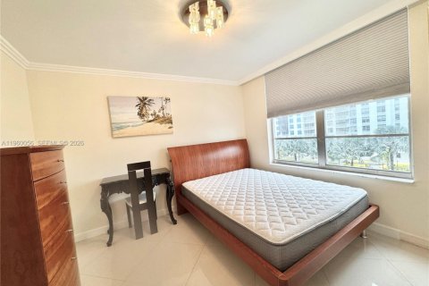 Copropriété à louer à Sunny Isles Beach, Floride: 2 chambres, 99.41 m2 № 2020117 - photo 18