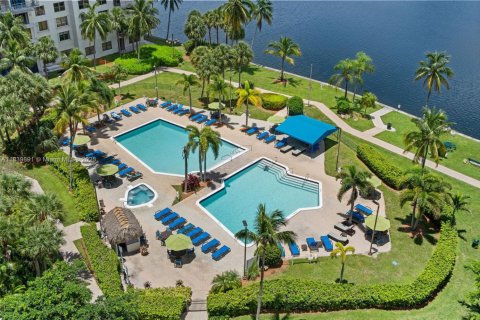 Copropriété à vendre à Aventura, Floride: 2 chambres, 122.82 m2 № 1978861 - photo 19