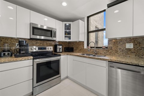 Copropriété à vendre à Aventura, Floride: 2 chambres, 122.82 m2 № 1978861 - photo 10