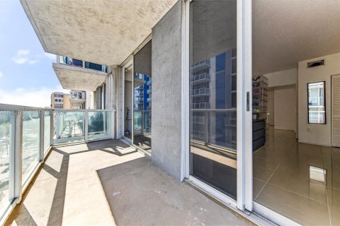 Condominio en alquiler en Miami, Florida, 2 dormitorios, 80.08 m2 № 2025996 - foto 10