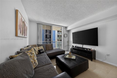 Condominio en alquiler en Miami, Florida, 2 dormitorios, 80.08 m2 № 2025996 - foto 23