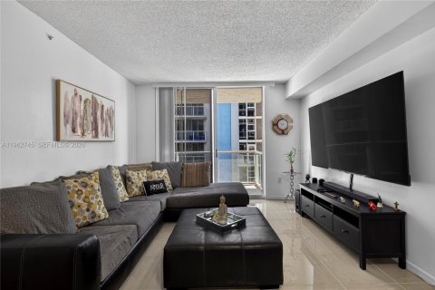 Condominio en alquiler en Miami, Florida, 2 dormitorios, 80.08 m2 № 2025996 - foto 22