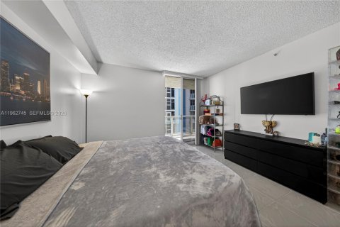 Condominio en alquiler en Miami, Florida, 2 dormitorios, 80.08 m2 № 2025996 - foto 13