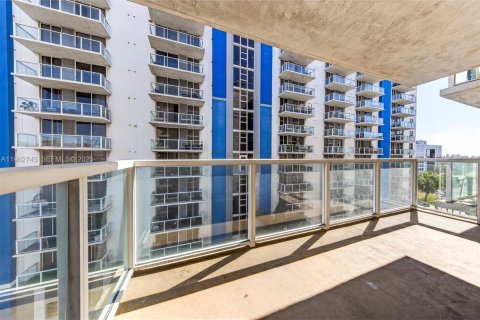 Condominio en alquiler en Miami, Florida, 2 dormitorios, 80.08 m2 № 2025996 - foto 9