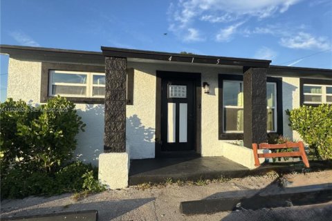 Villa ou maison à South Bay, Floride 3 chambres, 119.1 m2 № 2054112