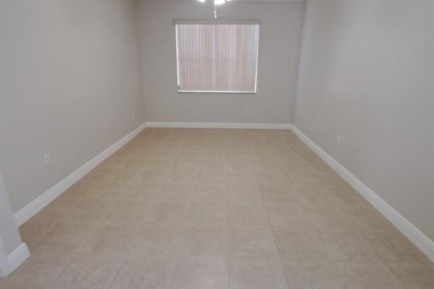 House in Coral Springs, Florida 4 bedrooms, 239.87 sq.m. № 2083814 - photo 15
