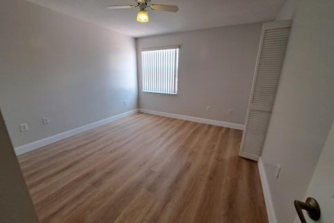 House in Coral Springs, Florida 4 bedrooms, 239.87 sq.m. № 2083814 - photo 24