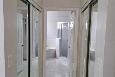 House in Coral Springs, Florida 4 bedrooms, 239.87 sq.m. № 2083814 - photo 16