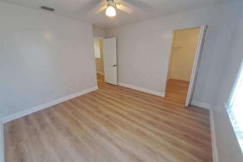 House in Coral Springs, Florida 4 bedrooms, 239.87 sq.m. № 2083814 - photo 23