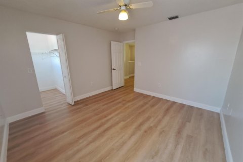 House in Coral Springs, Florida 4 bedrooms, 239.87 sq.m. № 2083814 - photo 25