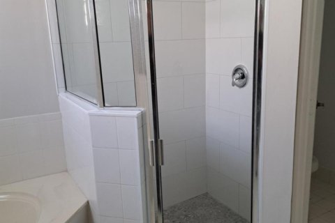 House in Coral Springs, Florida 4 bedrooms, 239.87 sq.m. № 2083814 - photo 20