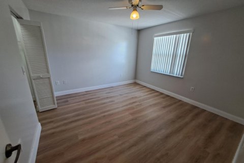 House in Coral Springs, Florida 4 bedrooms, 239.87 sq.m. № 2083814 - photo 28