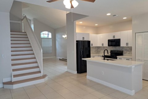 House in Coral Springs, Florida 4 bedrooms, 239.87 sq.m. № 2083814 - photo 7