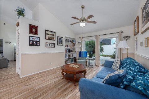 House in Longwood, Florida 4 bedrooms, 184.04 sq.m. № 2093720 - photo 5