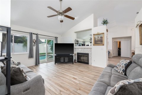 House in Longwood, Florida 4 bedrooms, 184.04 sq.m. № 2093720 - photo 8