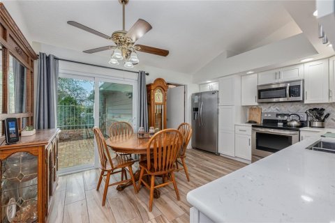 House in Longwood, Florida 4 bedrooms, 184.04 sq.m. № 2093720 - photo 10