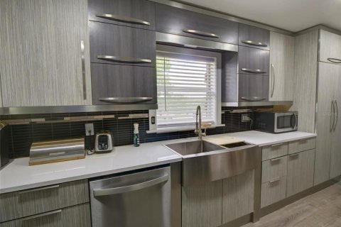 Купить виллу или дом в Леди-Лейк, Флорида 7 комнат, 125.42м2, № 1690112 - фото 8