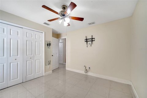 House in Orlando, Florida 3 bedrooms, 128.11 sq.m. № 1819017 - photo 14