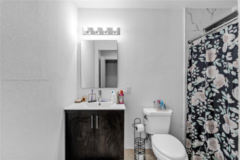 Townhouse in Homestead, Florida 4 bedrooms, 133.22 sq.m. № 1958614 - photo 25