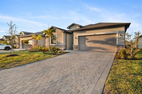 House in Port Charlotte, Florida 4 bedrooms, 188.31 sq.m. № 2094685
