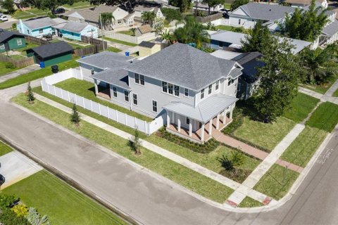 Villa ou maison à vendre à Saint Petersburg, Floride: 4 chambres, 276.29 m2 № 2202193 - photo 18