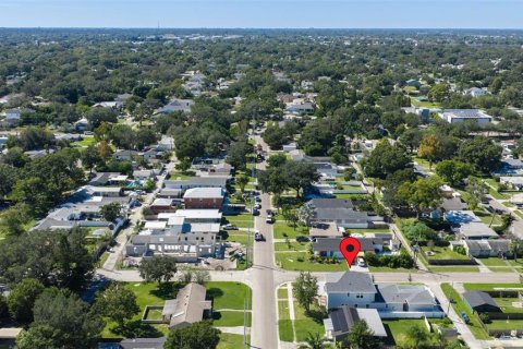 Villa ou maison à vendre à Saint Petersburg, Floride: 4 chambres, 276.29 m2 № 2202193 - photo 23