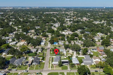 Villa ou maison à vendre à Saint Petersburg, Floride: 4 chambres, 276.29 m2 № 2202193 - photo 22