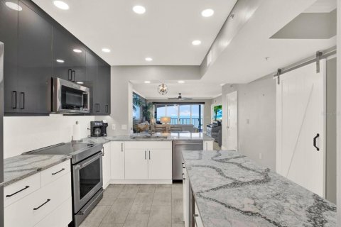Condominio en venta en North Redington Beach, Florida, 2 dormitorios, 114.27 m2 № 2122939 - foto 15