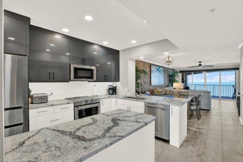 Condominio en venta en North Redington Beach, Florida, 2 dormitorios, 114.27 m2 № 2122939 - foto 13
