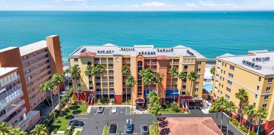 Condominio en North Redington Beach, Florida, 2 dormitorios № 2122939