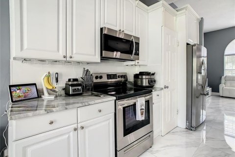 House in Kissimmee, Florida 3 bedrooms, 158.86 sq.m. № 1919704 - photo 22
