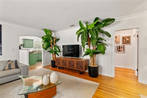 Casa en venta en Mount Dora, Florida, 4 dormitorios, 259.75 m2 № 1640191 - foto 8