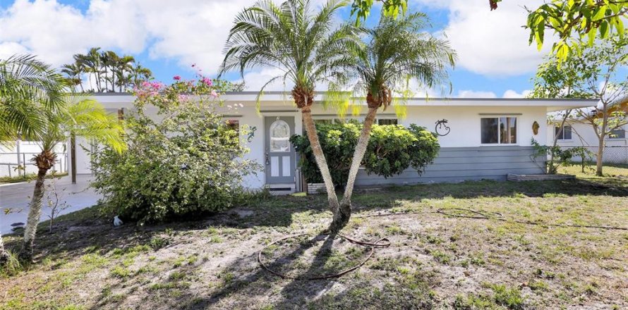 Villa ou maison à Port Charlotte, Floride 2 chambres, 135.45 m2 № 1724720