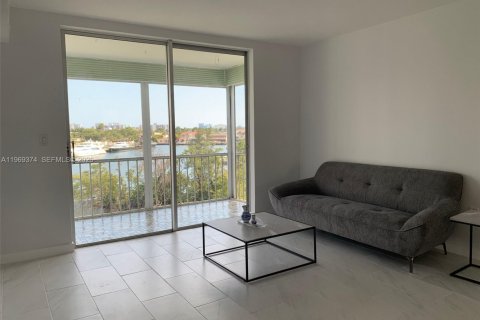 Condominio en venta en Aventura, Florida, 2 dormitorios, 71.72 m2 № 2030197 - foto 12
