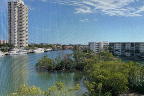 Condominio en venta en Aventura, Florida, 2 dormitorios, 71.72 m2 № 2030197 - foto 27
