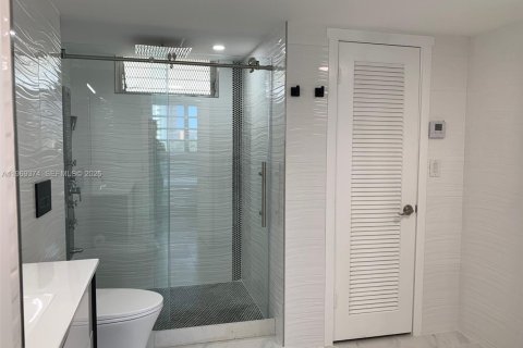 Condominio en venta en Aventura, Florida, 2 dormitorios, 71.72 m2 № 2030197 - foto 18